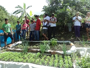 Visita de intercâmbio para conhecer a experiência do jovem Alex. Massaranduba-PB